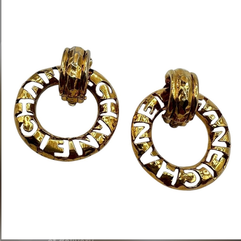 Rare Chanel 1990s Statement Earrings – Hammered Gold Clip-On Hoops